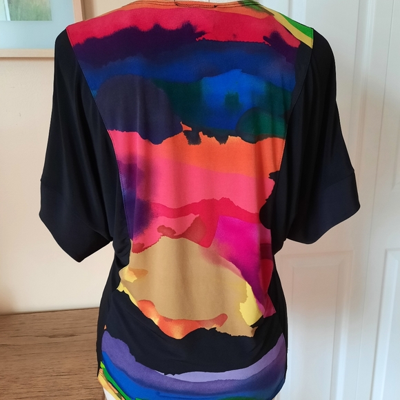 Colourful, easy dressy t-shirt - Picture 2 of 6